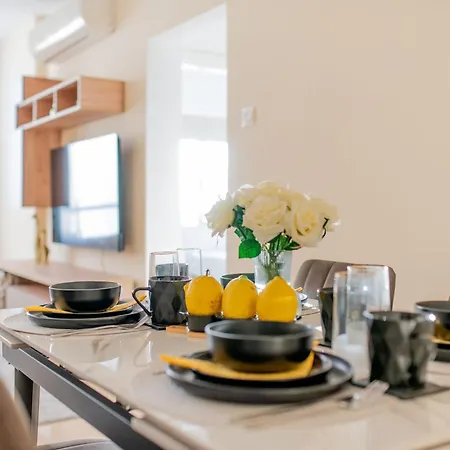 Telmar Port View - 10 Minutes Walk From Finikoudes Apartmán Larnaca