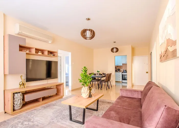 Telmar Port Sea View - 10 Minutes Walk From Finikoudes * Lárnaka