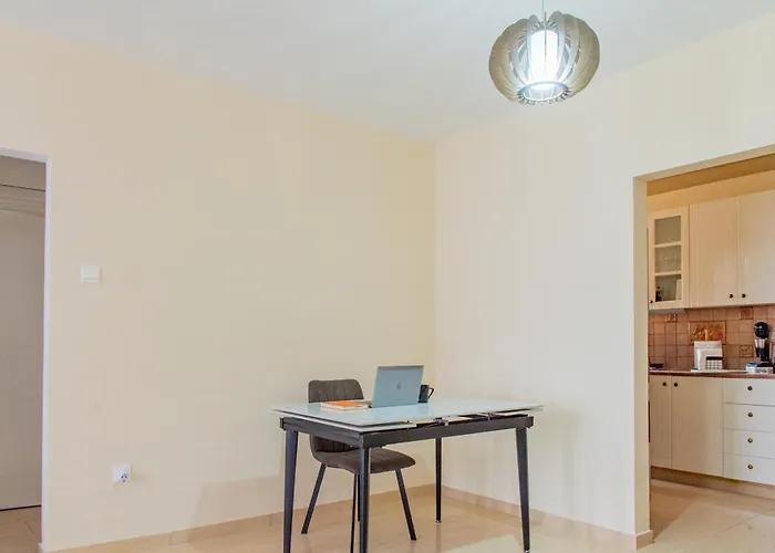 Telmar Port View - 10 Minutes Walk From Finikoudes Larnaca