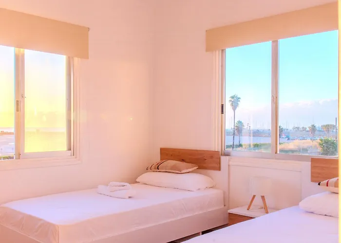 Telmar Port View - 10 Minutes Walk From Finikoudes * Larnaca