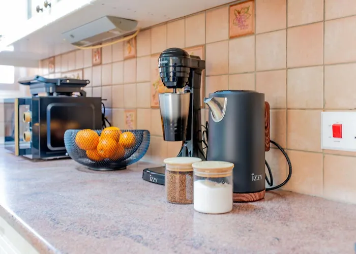 Telmar Port View - 10 Minutes Walk From Finikoudes Larnaca