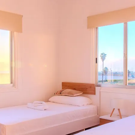 Telmar Port Sea View * لارنكا