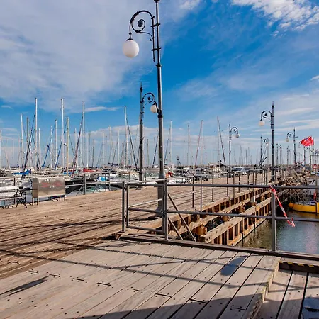 Telmar Port Sea View * لارنكا