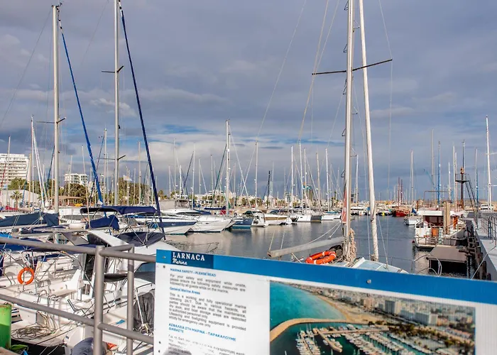 Telmar Port View - 10 Minutes Walk From Finikoudes Apartamento