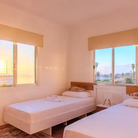 Telmar Port View - 10 Minutes Walk From Finikoudes Larnaca