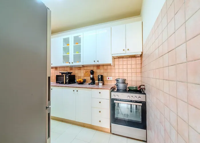 Telmar Port View - 10 Minutes Walk From Finikoudes * Larnaca