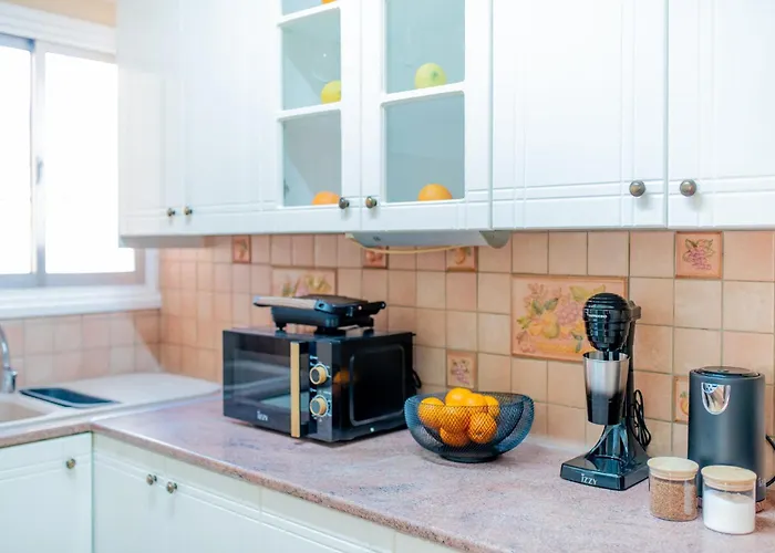 Telmar Port View - 10 Minutes Walk From Finikoudes * Larnaca